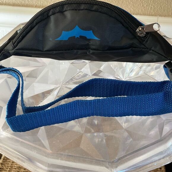 Batman Kids Fanny Pack 2005 DC Comics - Picture 9 of 13